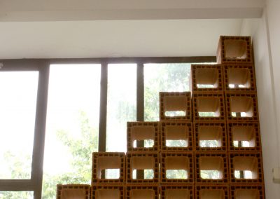 Manifesto, Claude Lévêque, 2003